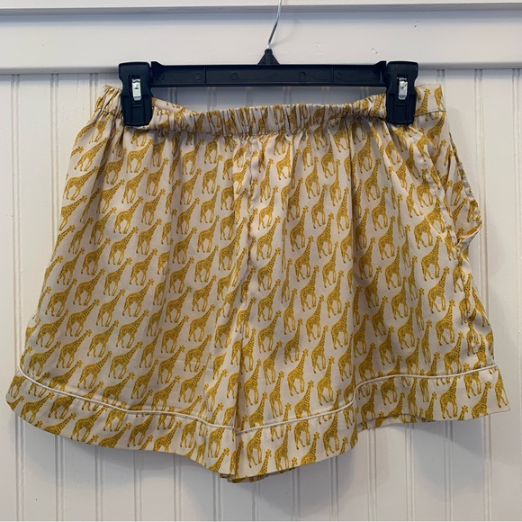 Isaac Mizrahi Giraffe Print Pajama Set - Picture 9 of 13